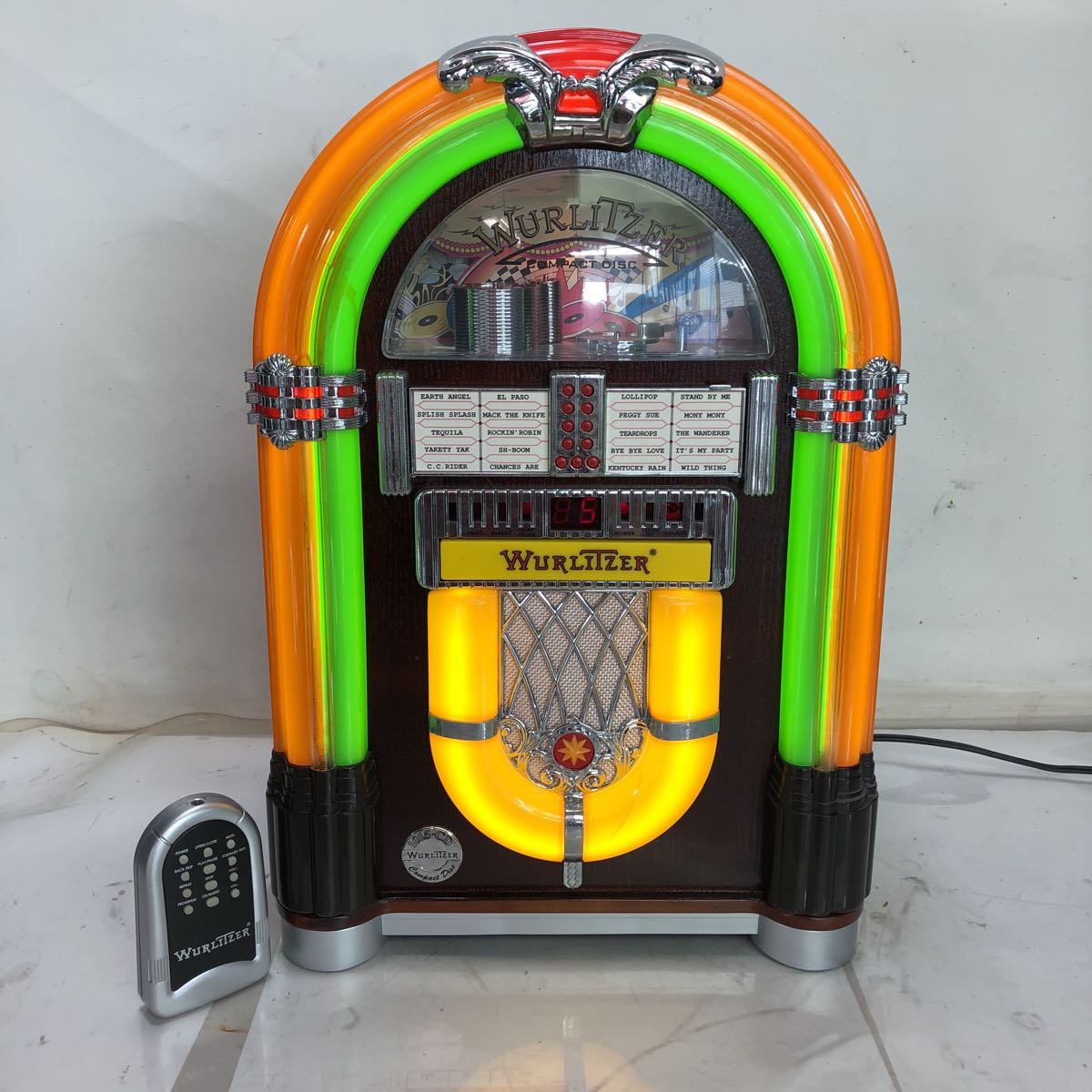 限定セール，得価 WURLITZER ジュークボックス風CDラジオ AKE-20 リモコン付き(CDプレーヤー)｜売買されたオークション情報、yahooの商品情報をアーカイブ公開 - オークファン CDプレーヤー