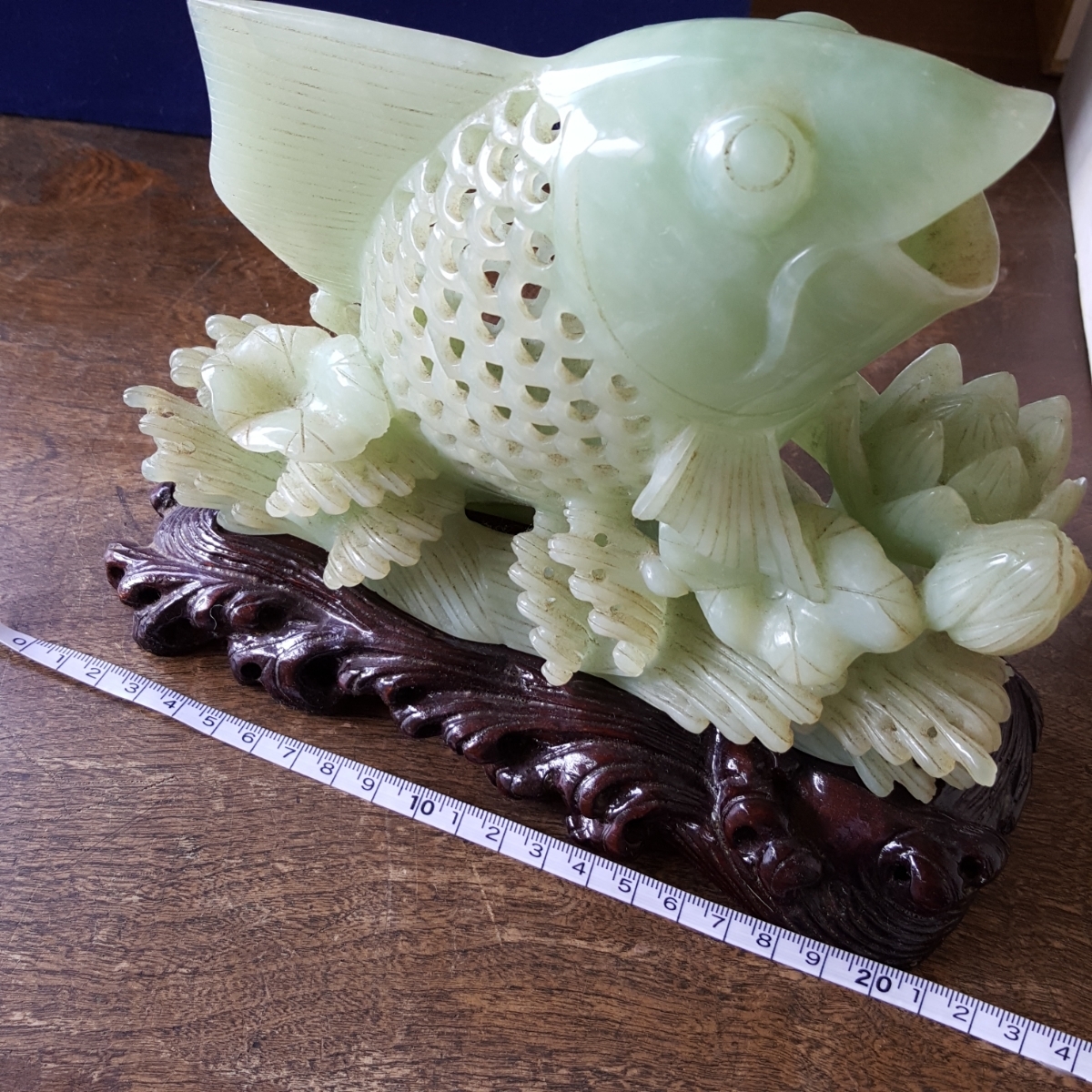翡翠 置物 2点 セット まとめて 元箱 台座 付 中国 廣州 南方玉 雕廠 魚 鯉 JADE 龍 香炉 香道具 骨董 古美術 工芸品 唐物 東洋 彫刻 美術 翡翠置物2点セットまとめて元箱台座付中国廣州南方玉雕廠魚鯉JADE龍香炉香道具骨董古美術工芸唐物東洋彫刻美術