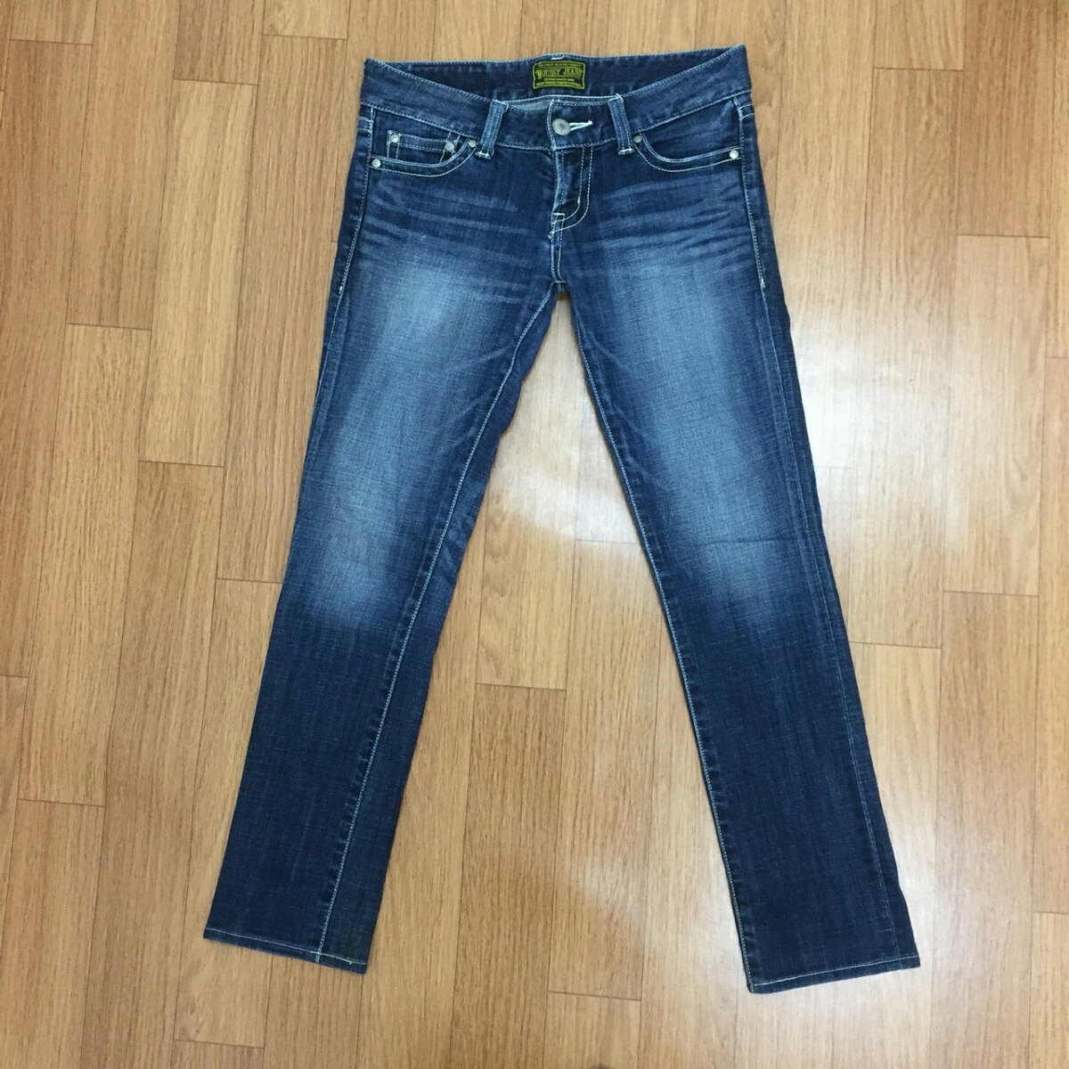 大きいサイズ Moussy マウジー ヴィンテージ加工 スキニー デニム 27 白ステッチ 大きめ ジーンズ 売買されたオークション情報 Yahooの商品情報をアーカイブ公開 オークファン Aucfan Com