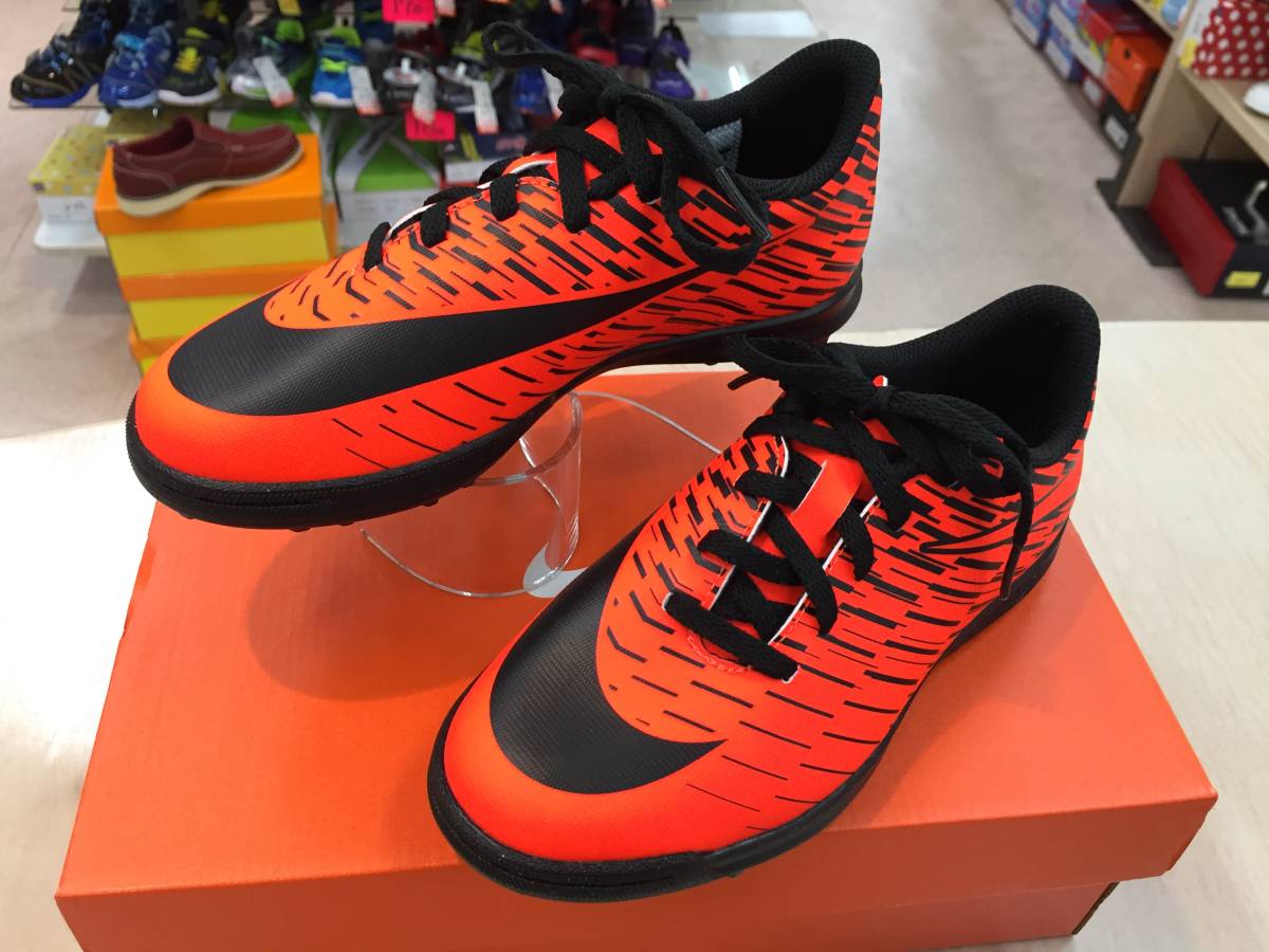 大人気，品質保証 20.5cm NIKEナイキ JRブラバータXⅡ TF ジュニア サッカー トレーニングシューズ 運動靴 通学 スニーカー(20cm～)｜売買されたオークション情報、yahooの商品情報をアーカイブ公開 - オークファン スニーカー