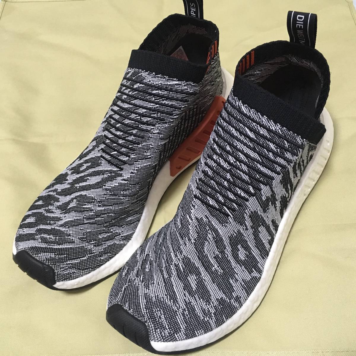 本物保証，正規品 ADIDAS NMD_CS2 PK エヌエムディー US9.5 27.5cm 試し履き1時間のみ 箱なし(27.5cm)｜売買されたオークション情報、yahooの商品情報をアーカイブ公開 - オークファン 27.5cm