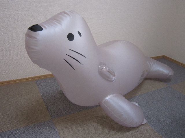 中古品」イガラシ製アザラシ(タマちゃん)のフロート(140cm) 空ビ・空気