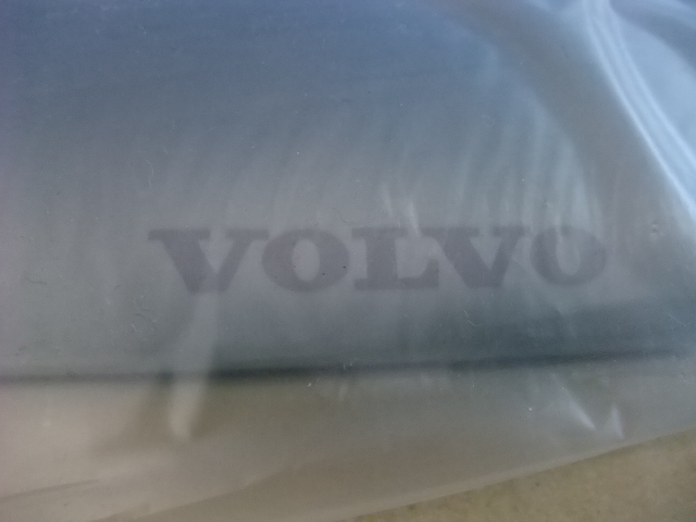 O【0562】未使用品　VOLVO/ボルボ　V60純正サイドバイザー　30688696　スモークｘクロームメッキモール