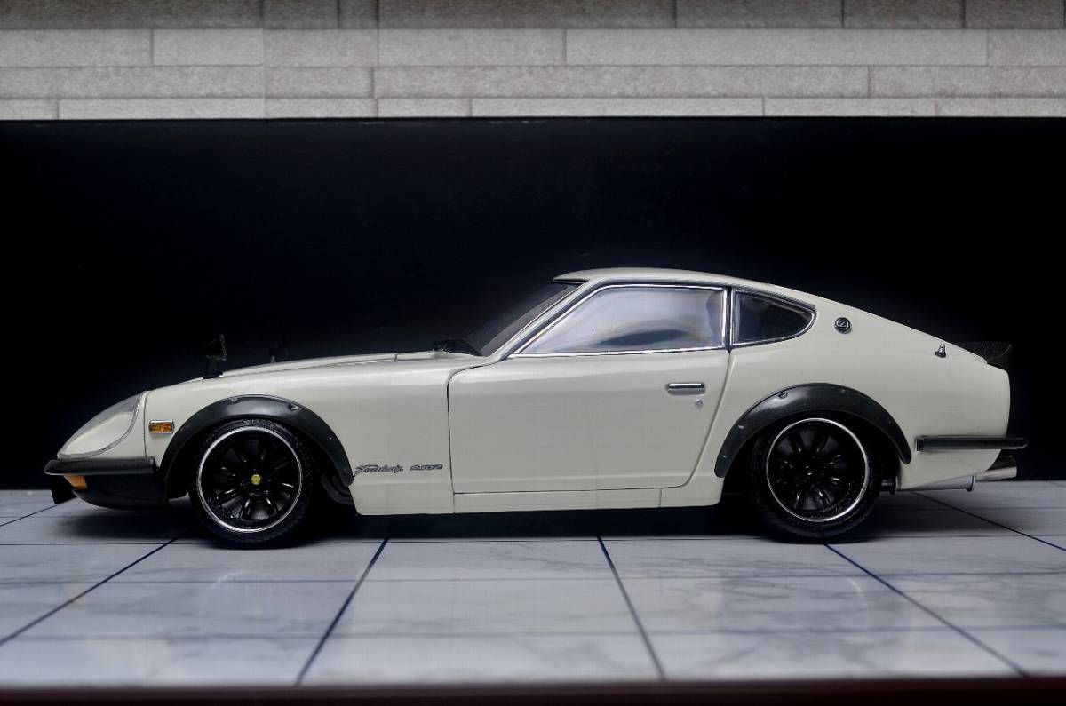 京商 1/18 FAIRLDY 240ZG(改 nissan-fairlady-240zg-marron-