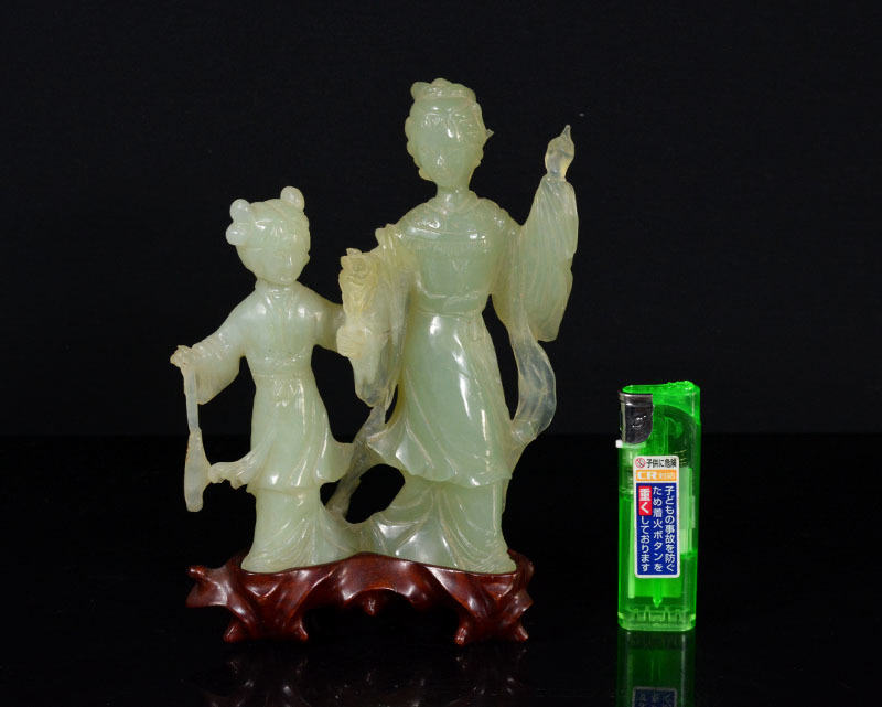 【100%新品，人気】 【理KB】中国美術　玉石岫玉彫刻　仕女像　置物　唐木台付　古玩　CGTN