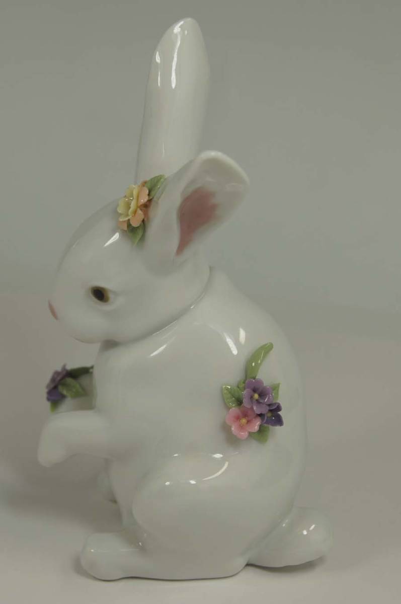 リヤドロ 花飾りの白うさぎ ウサギ の LLADRO (西洋陶磁) 置物
