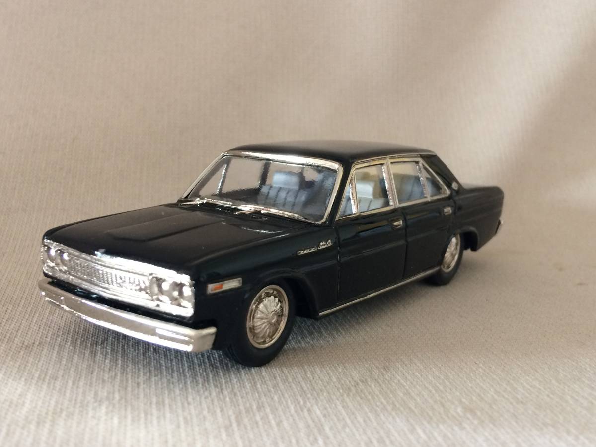 ニッサンセドリック1/43ブリリアントモデル