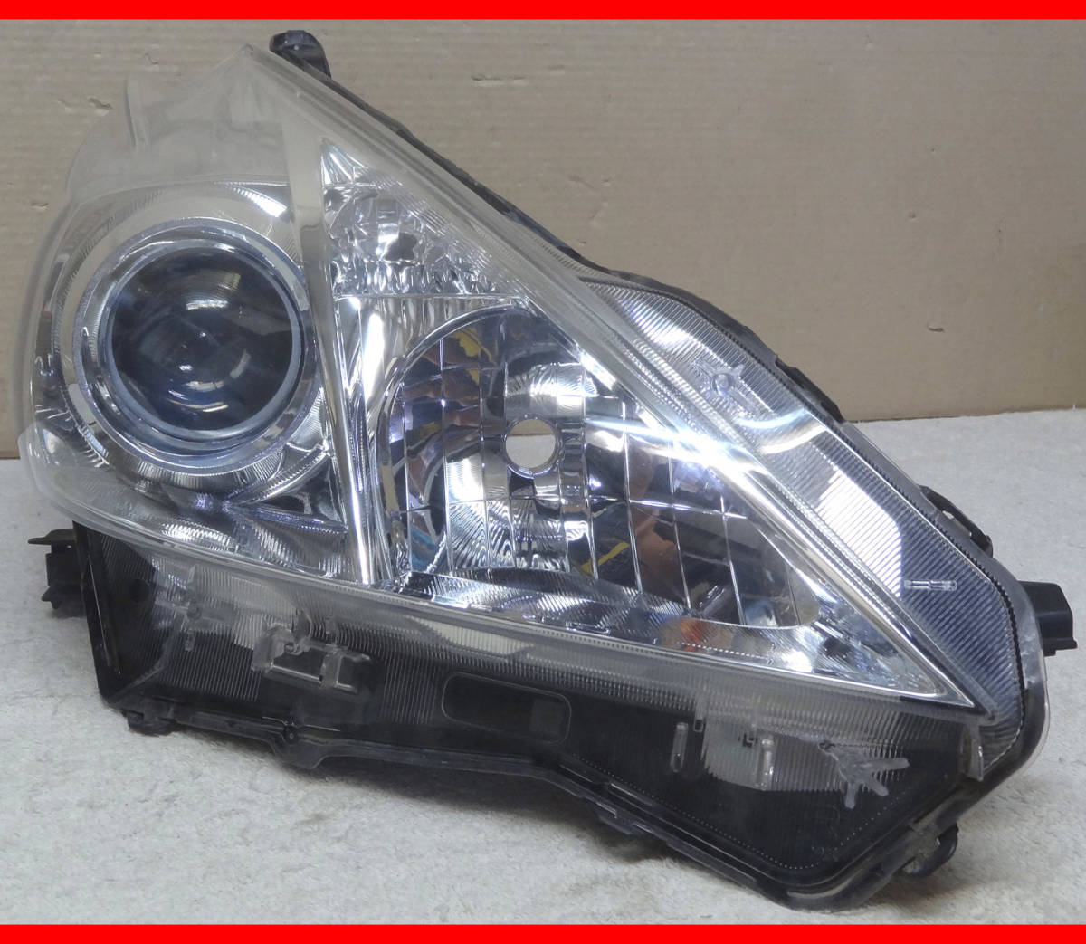 純正☆プリウスα(ZVW41W)前期用ハロゲンヘッドライト右側☆プリウスa