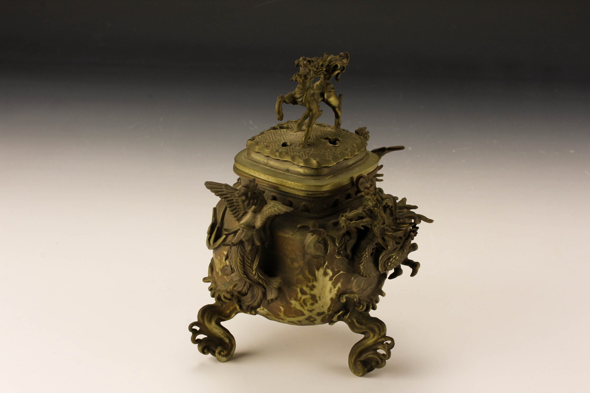 蝋型師 金工家 二上常太郎 号: 元威 (造) 洋銀 麟竜 【