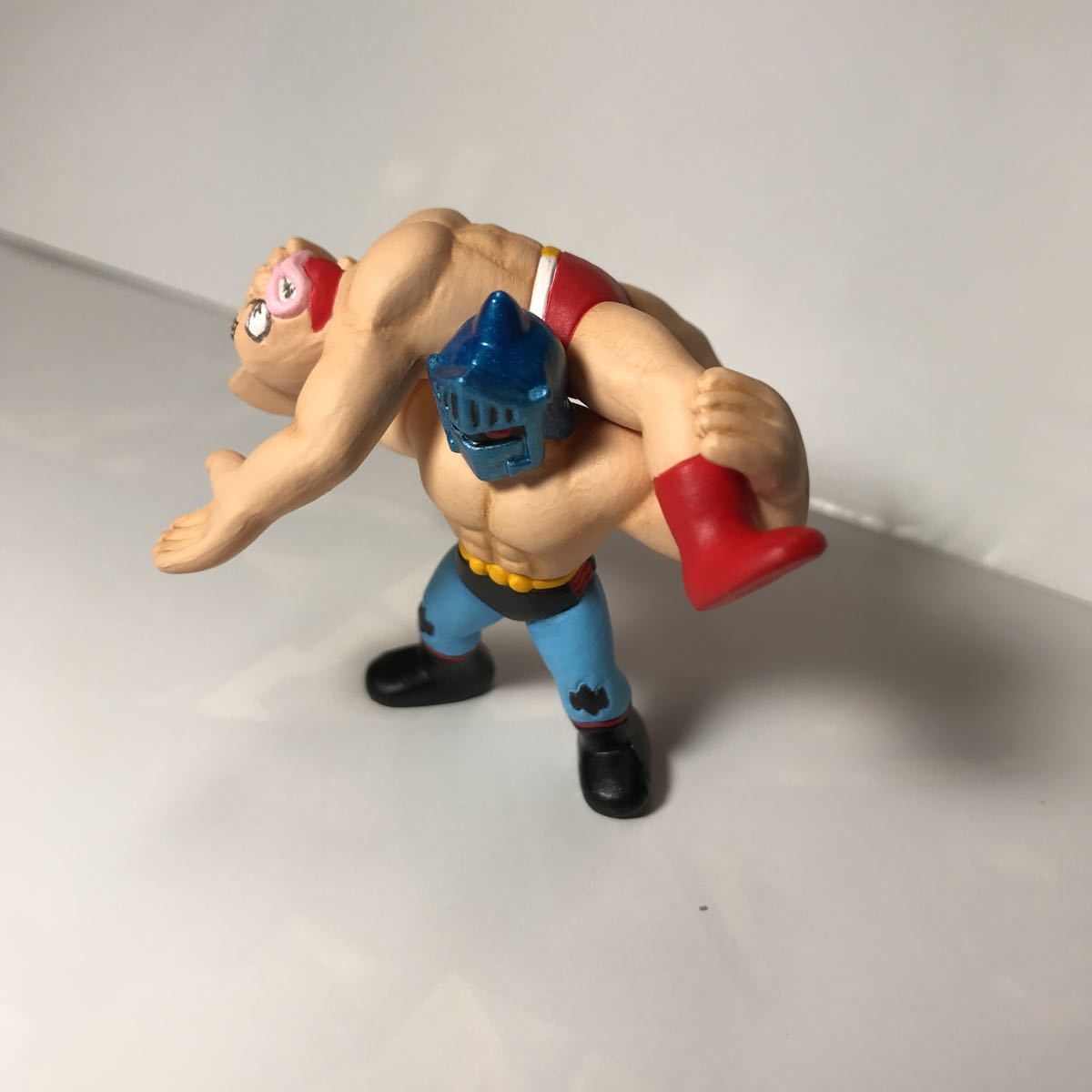 キン肉マン キンケシ キン消し タワーブリッジ アニメカラー キン肉マン ロビンマスク ペイント 塗装 リペイント キン肉マン 売買されたオークション情報 Yahooの商品情報をアーカイブ公開 オークファン Aucfan Com