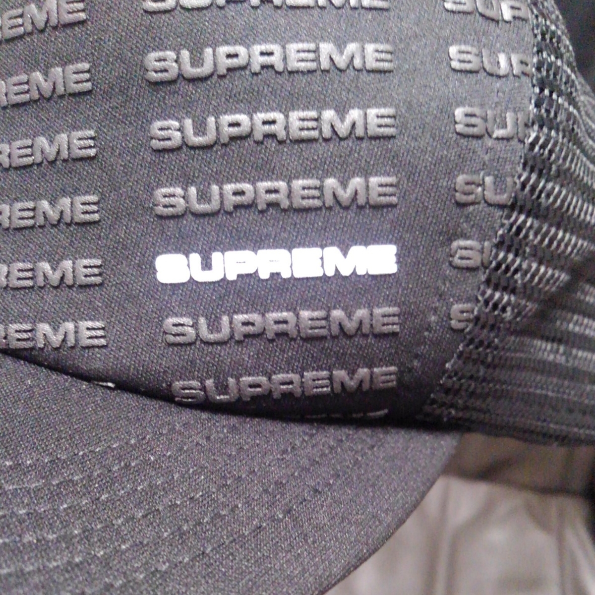 【100%新品，最新作】 メッシュ キャップ Supreme 2018 モデル 帽子 Mesh Cap 黒 Hat 正規品(帽子)｜売買されたオークション情報、yahooの商品情報をアーカイブ公開 - オークファン 服飾小物