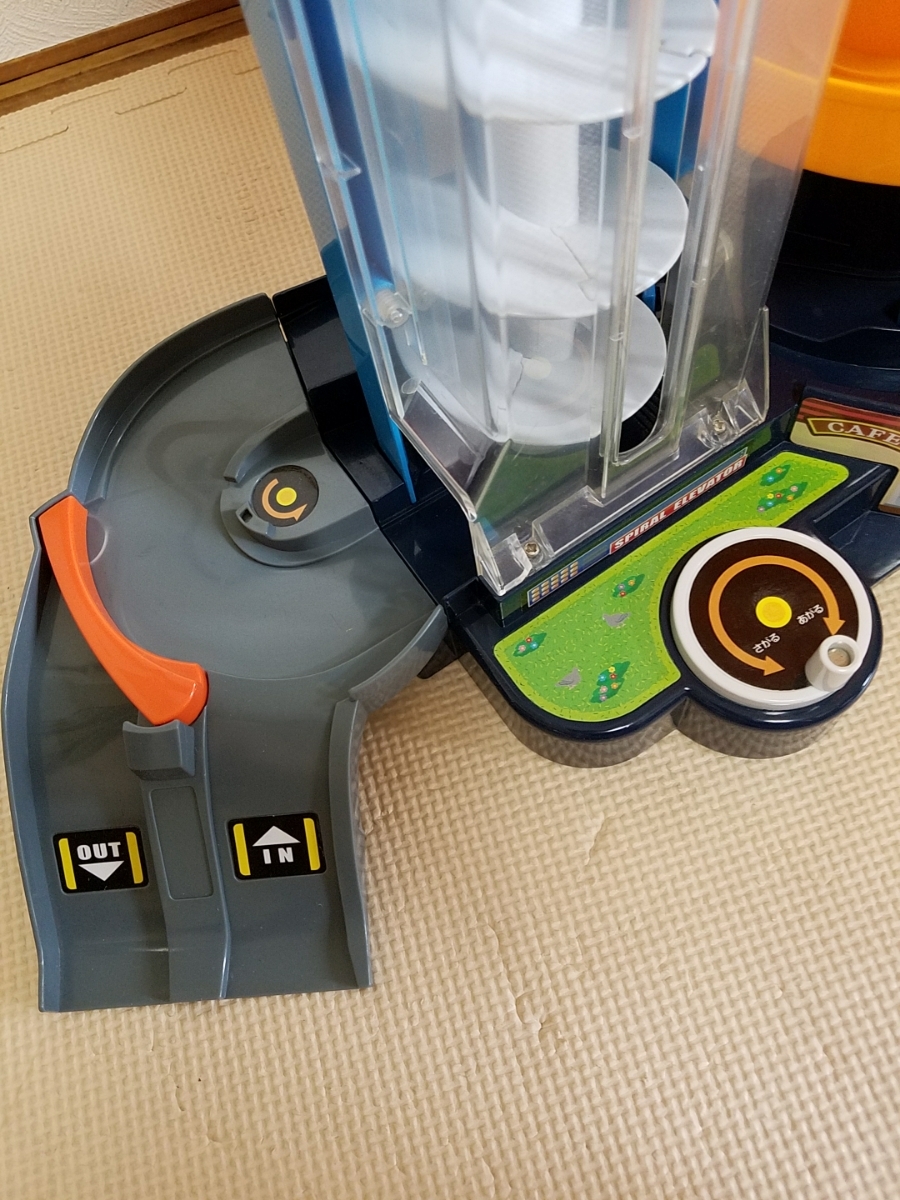 【美品】タカラトミー　トミカビッグビル　BIG パーキング 箱 取説付き 中古 トミカ トミカワールド BIGトミカビル 立体パーキングBOビルダーズタウン ポケットトミカ セット