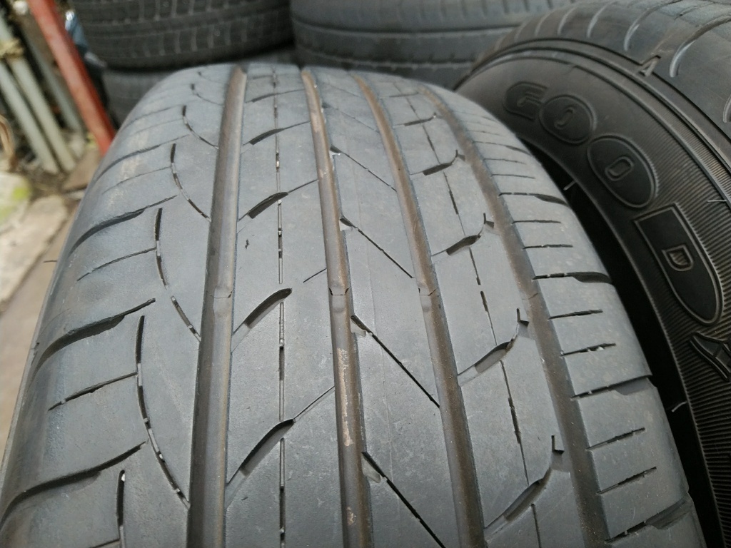 送料無料！トヨタ30系アルファード・ヴェルファイア 純正 215/65R16