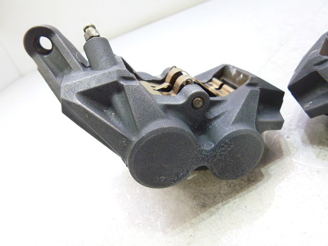 Yk9 YK9-32 YZF-R1 RN041 逆車 フロントブレーキキャリパー 左右 60(キャリパー)|売買されたオークション情報、yahooの ...