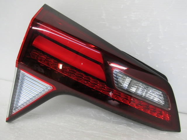 ホンダ ヴェゼル ハイブリッド HV RU3 RU4 純正 左 テール ランプ ライト 内側 LED KOITO 132-62164 (n022372)
