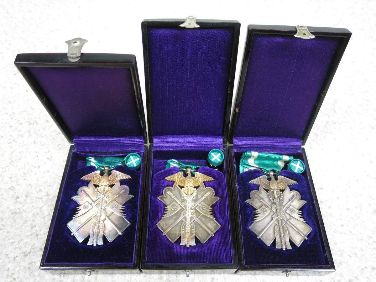 陸軍 功七級金鵄勲章 海軍 勲章 : - 記章 金鵄章 旧日本軍 金鵄勲章 大 