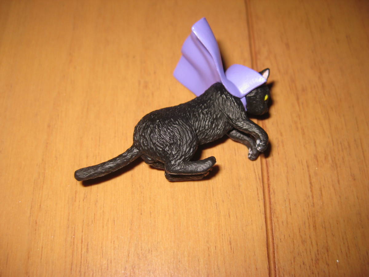 ふちねこ　2018ハロウィン　カフェベローチェ　マント_2