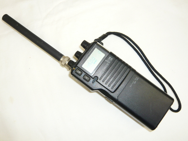 ②アイコム IC-2S 144MHz FM トランシーバー BP-90、FA-140BB付き