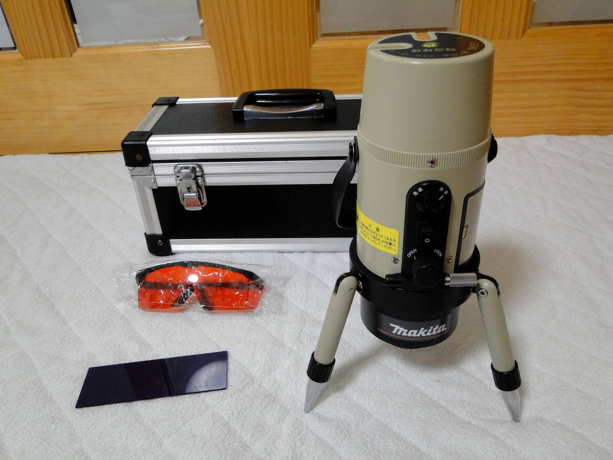 100%新品，高品質】 makita/マキタ レーザーライナー 墨出し器 SK201 