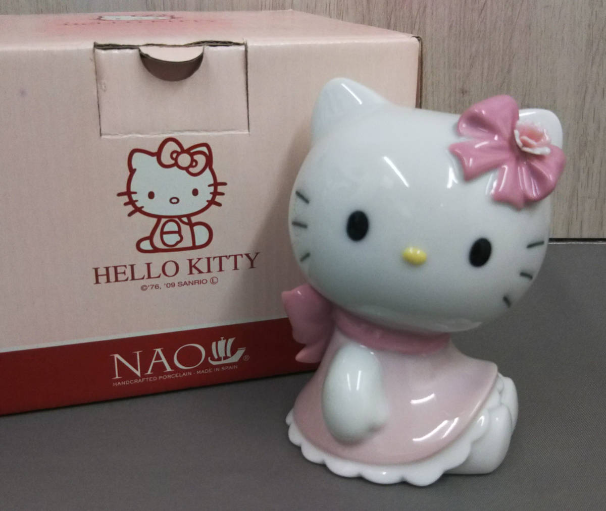 リヤドロ NAO おめかしハローキティ陶器フィギュア サンリオ
