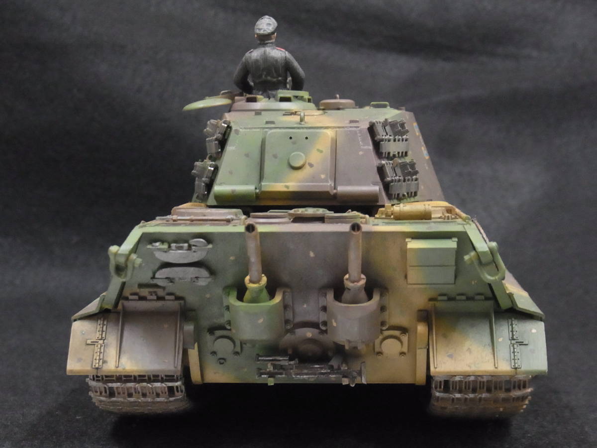タミヤ1/35 ドイツ重戦車キングタイガー ヘンシェル砲塔（完成品 