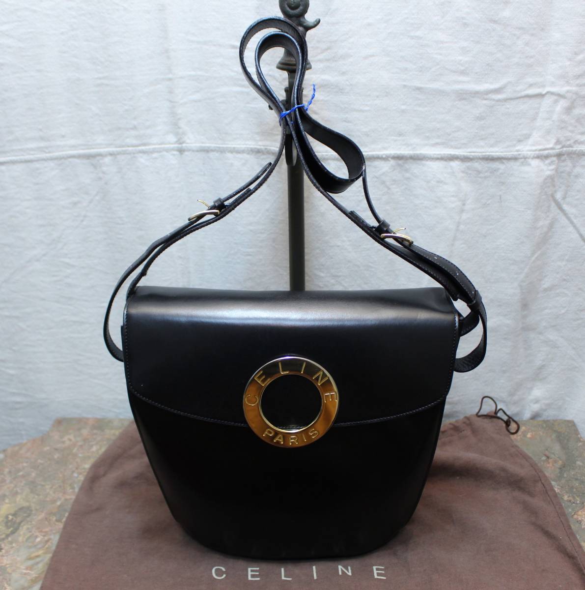 VINTAGE CELINE CIRCLE LOGO LEATHER SHOULDER BAG MADE IN ITALY