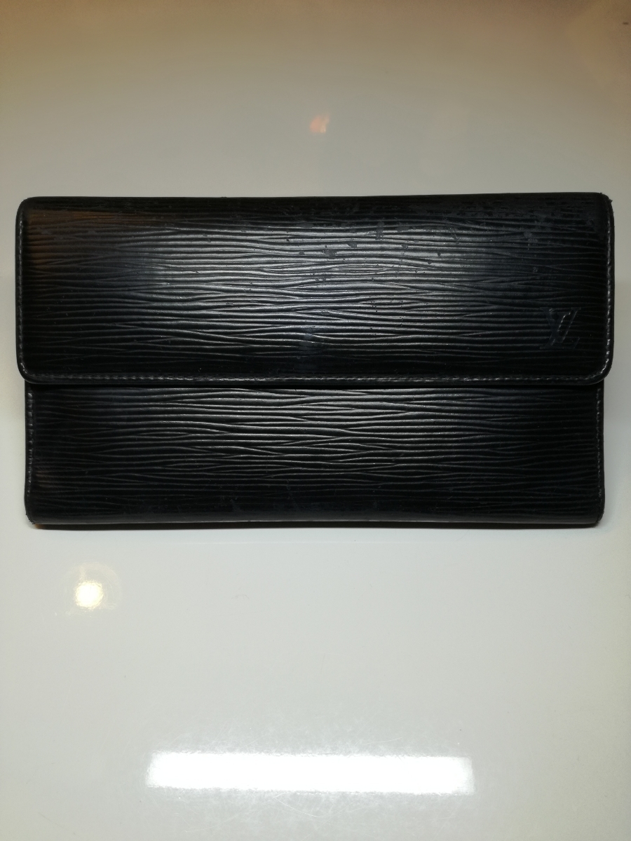 ルイヴィトン LOUIS VUITTON エピ ポルト トレゾール・インターナショナル 長財布　M63382 三つ折り バック　Gucci　Herms　 △△売り切りLOUIS VUITTON（ルイ・ヴィトン）エピ