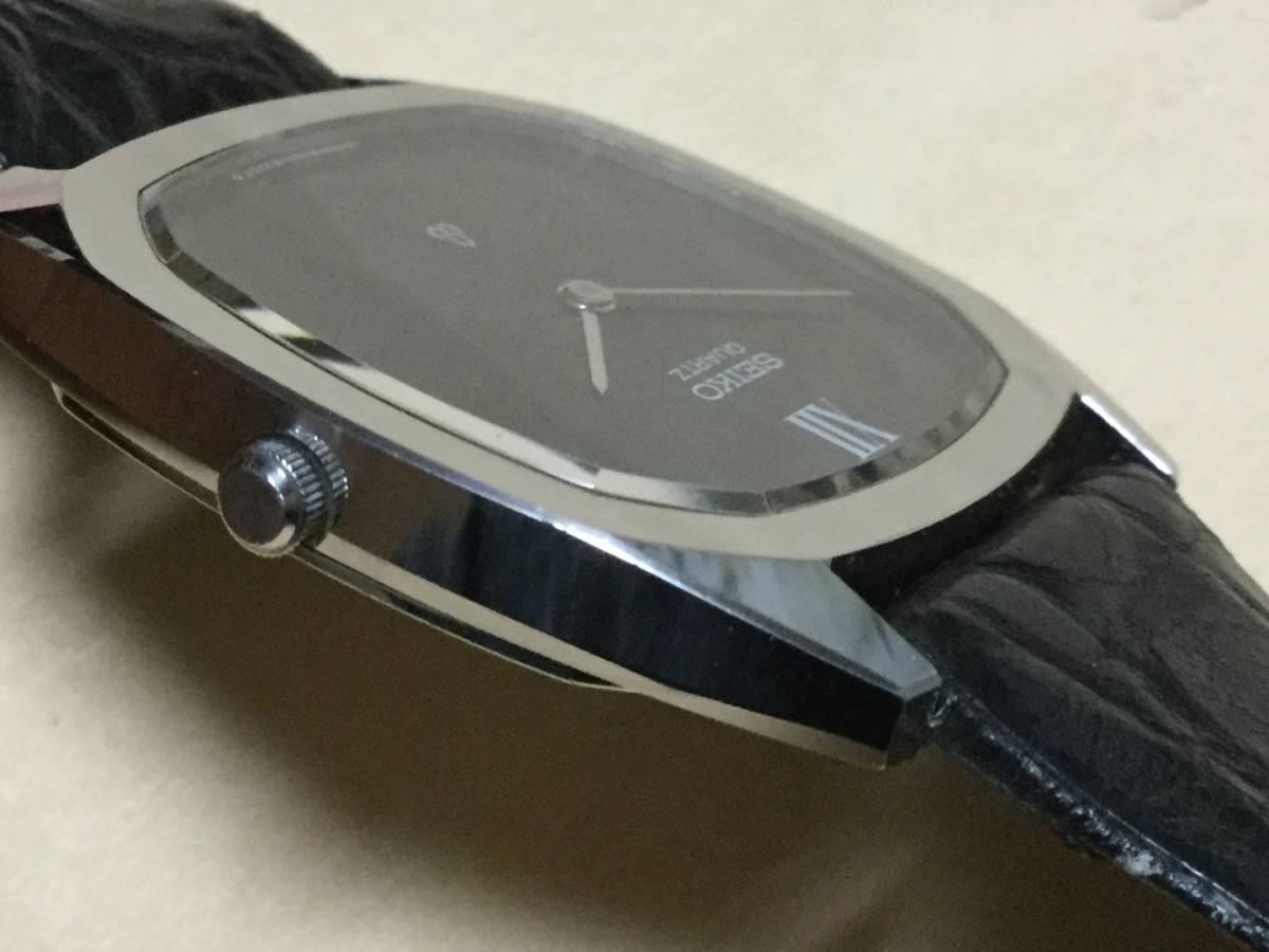 SEIKO セイコー 初期ドルチェ 超硬ケース 6020-5260 黒文字盤 クォーツ
