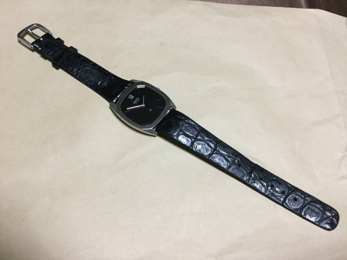 SEIKO セイコー 初期ドルチェ 超硬ケース 6020-5260 黒文字盤 クォーツ