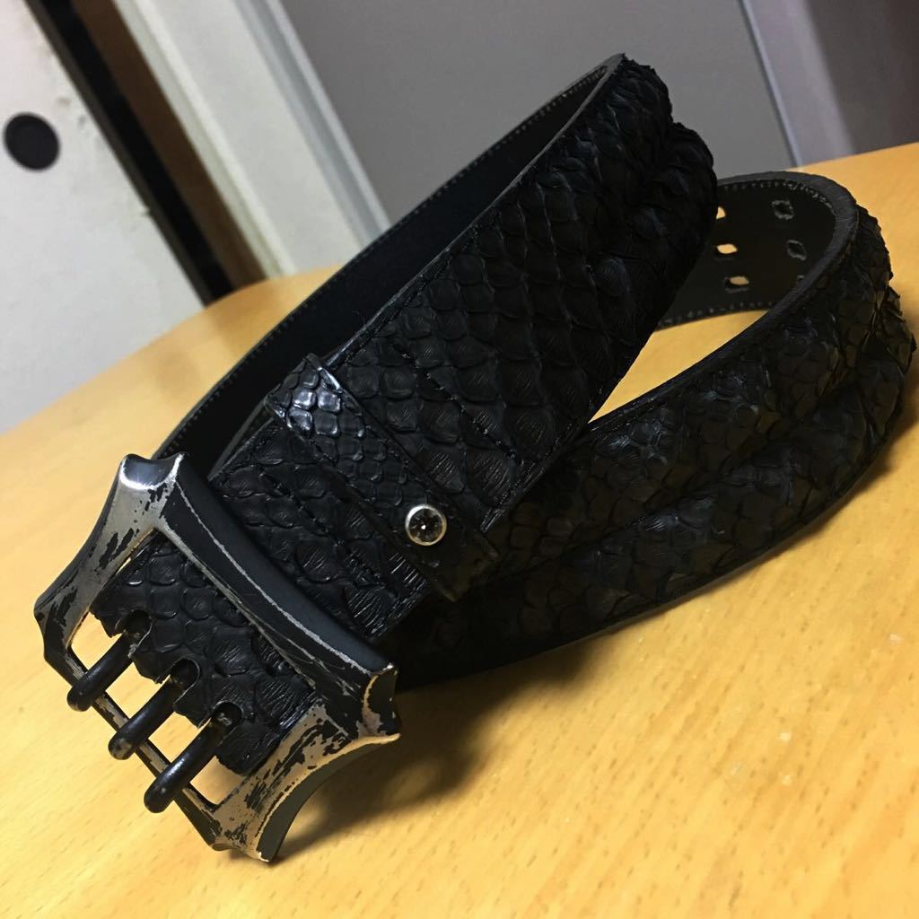 FUGA フーガ 高級 パイソンレザー スタッズ内蔵 ベルト 本革 黒 ブラック