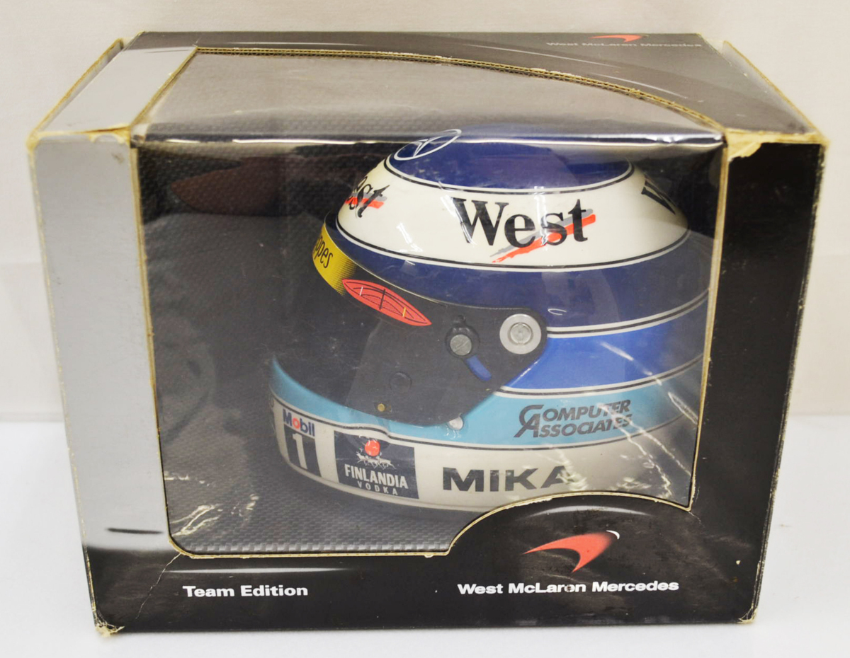 ☆中古品☆West McLaren Mercedes 1/2 ミカ・ハッキネン レプリカ