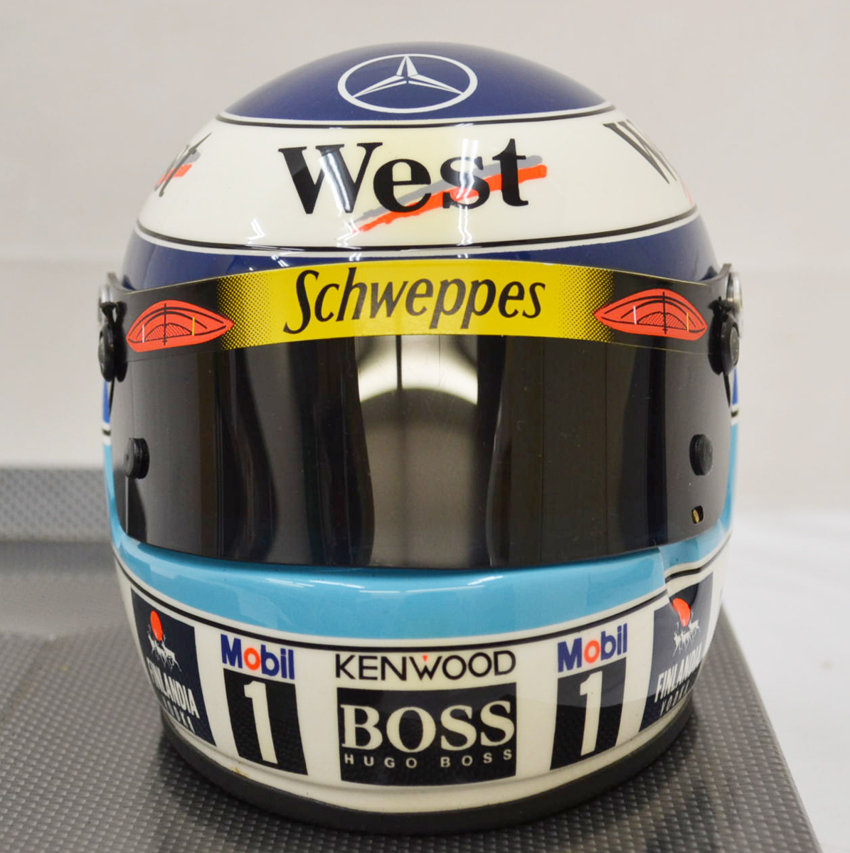 ☆中古品☆West McLaren Mercedes 1/2 ミカ・ハッキネン レプリカ