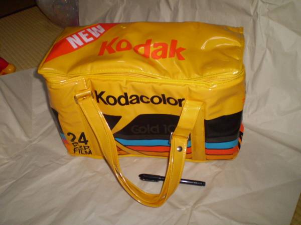 【限定セール，低価】 コダック kodakcolor コダカラーフィルム24 バッグ 非売品 BAG レア クーラーボックス 写真 カメラ レトロ ビンテージ 袋(広告、ノベルティグッズ)｜売買されたオークション情報、yahooの商品情報 その他