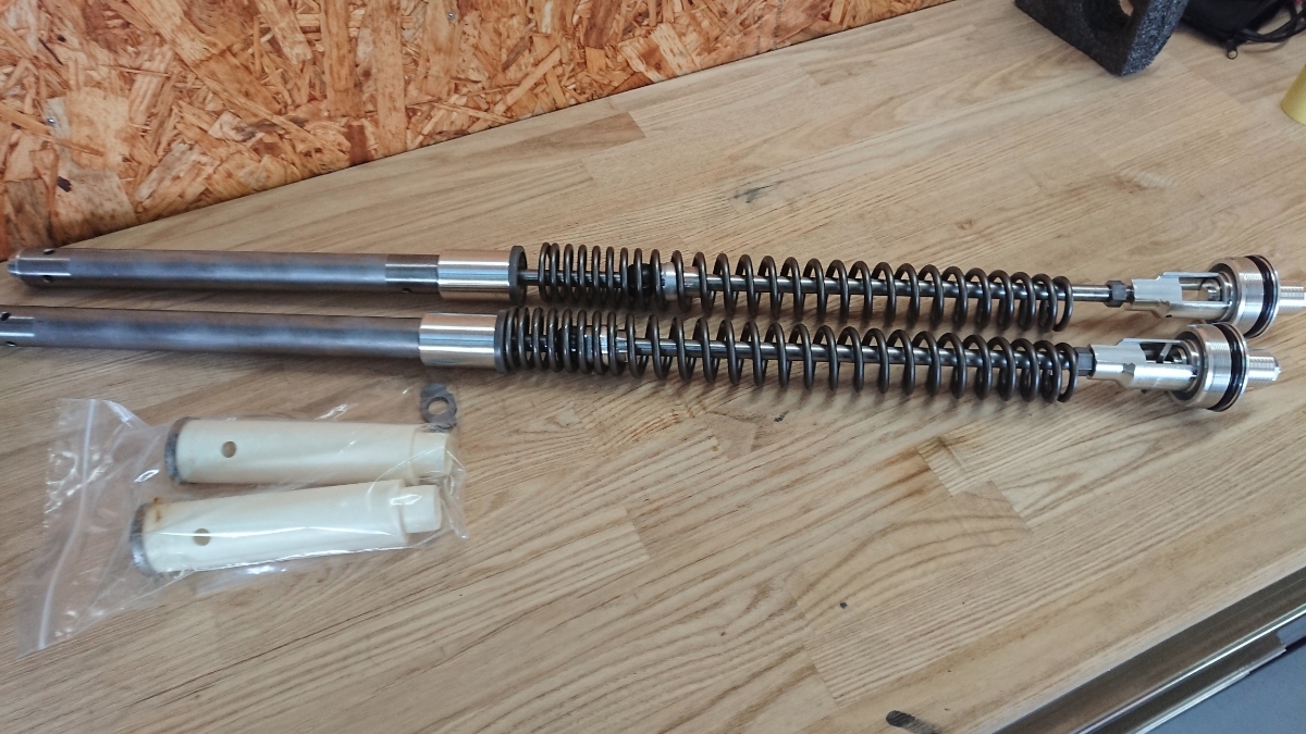 XSR900 MT-09 フロントフォーク インナーカートリッジ ヤマハ トレーサー 両ダンパー オーリンズ テクニクス アンドレアーニ マトリス_1