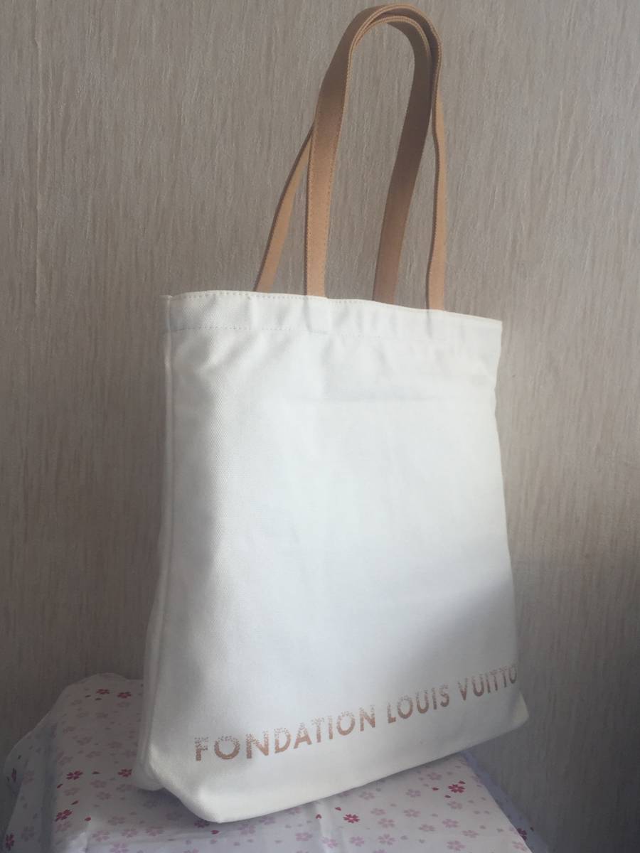 トートバッグ（ホワイト）☆ルイヴィトン財団 美術館 限定 FONDATION 