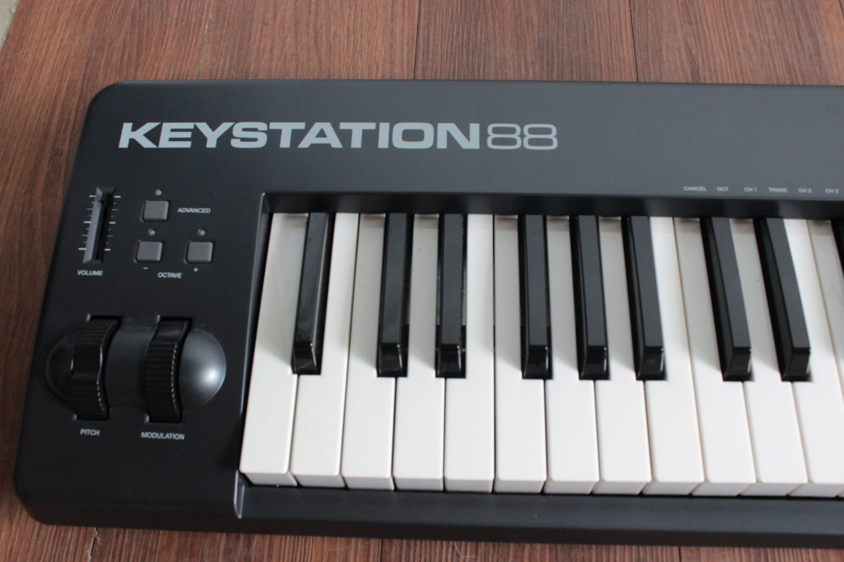 19BOO M-AUDIO MIDIキーボード Keystation88 88鍵盤 シンセサイザー