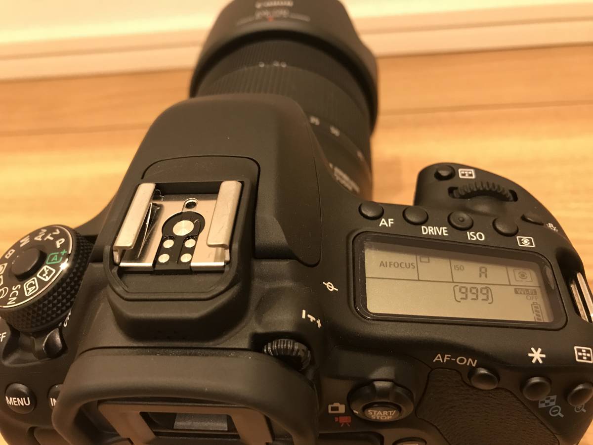 ◇◇EOS 80D EF-S18-135 IS USM レンズキット 純正予備バッテリー