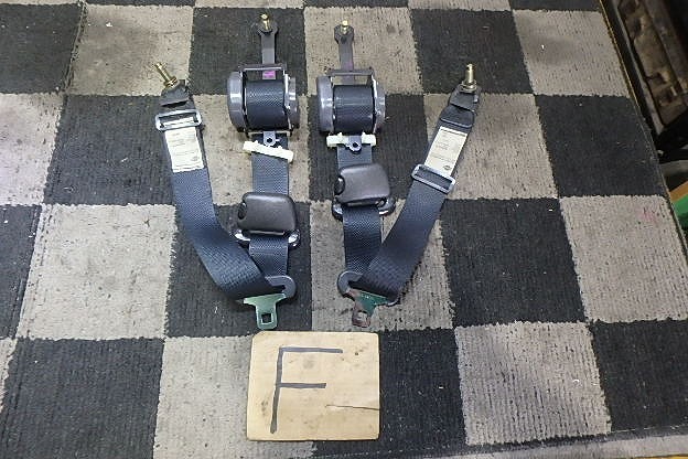 r32 4ドア　後席内張左右 R32 スカイライン 内装 助手席 左側 GT-R 日産 BNR32 ドア 内張り 中古