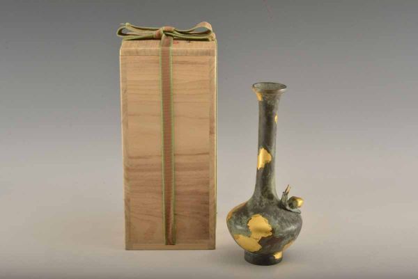  B12324 四世秦蔵六 塗金銅花生 細口蝸牛(花器)｜売買されたオークション情報、yahooの商品情報をアーカイブ公開 - オークファン 花器