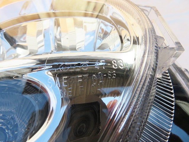 パーツ 美品 前期 LED ZVW50 プリウス☆右フォグランプ KOITO 47-83