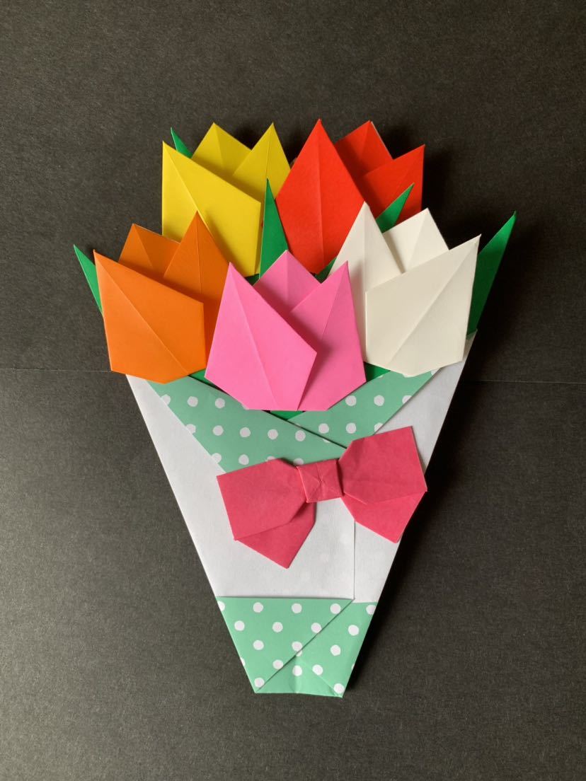 壁面飾りno31 チューリップ花束 平型 折り紙 卒業 卒園 退院 お見舞い 壁面飾り 部屋飾り 就任 退任 誕生日 お祝い事に 折り紙 千代紙 売買されたオークション情報 Yahooの商品情報をアーカイブ公開 オークファン Aucfan Com