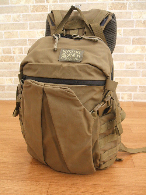 新品，最新作 9-0106G&infin;MYSTERY RANCH/ミステリーランチ/GUNFIGHTER/ガンファイター/デイパック/リュック/コヨーテ/ABM132495(ミステリーランチ)｜売買されたオークション情報、yahooの商品情報をアーカイブ公開 - ミステリーランチ