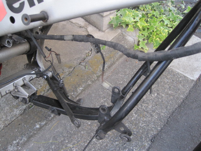 TZR250　フレームAssy　書類付き　引き取り限定！前後足回り等色々付いてます！！！_4