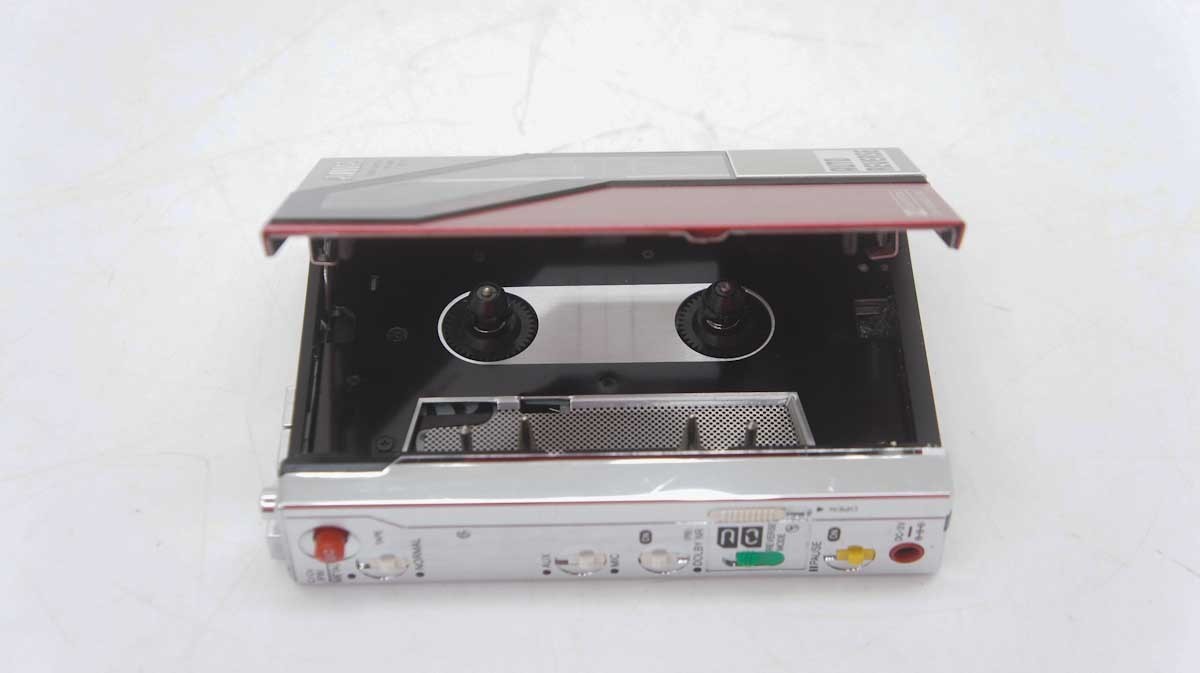 AIWA HS-F7 Cassette Boy カセットプレーヤー　現状品 ジャンク品】 【専用ケース付】 AIWA アイワ CassetteBoy カセット