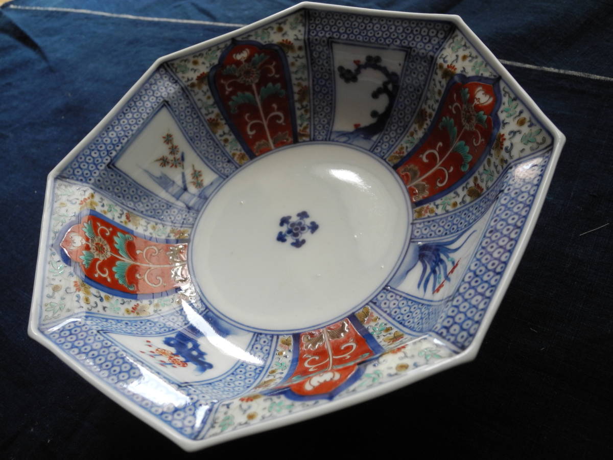 十二代 酒井田柿右衛門 錦 草花紋 八角 菓子器 鉢 共箱【MA683】 十二代 酒井田柿右衛門 錦 草花紋 八角 菓子器 鉢 共箱【MA683】 十二