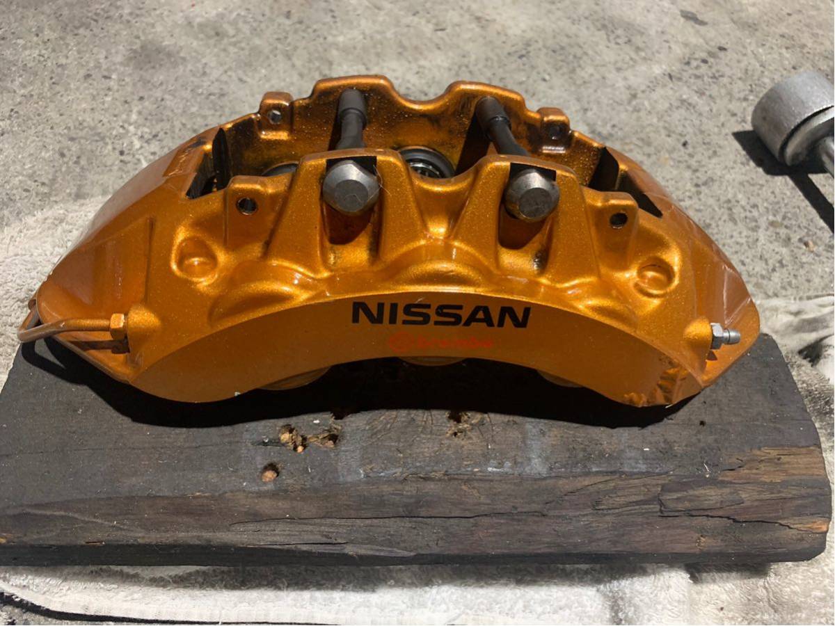 NISSAN GT-R GT-R(R35)用純正bremboブレーキを装着。テンパータイヤは 