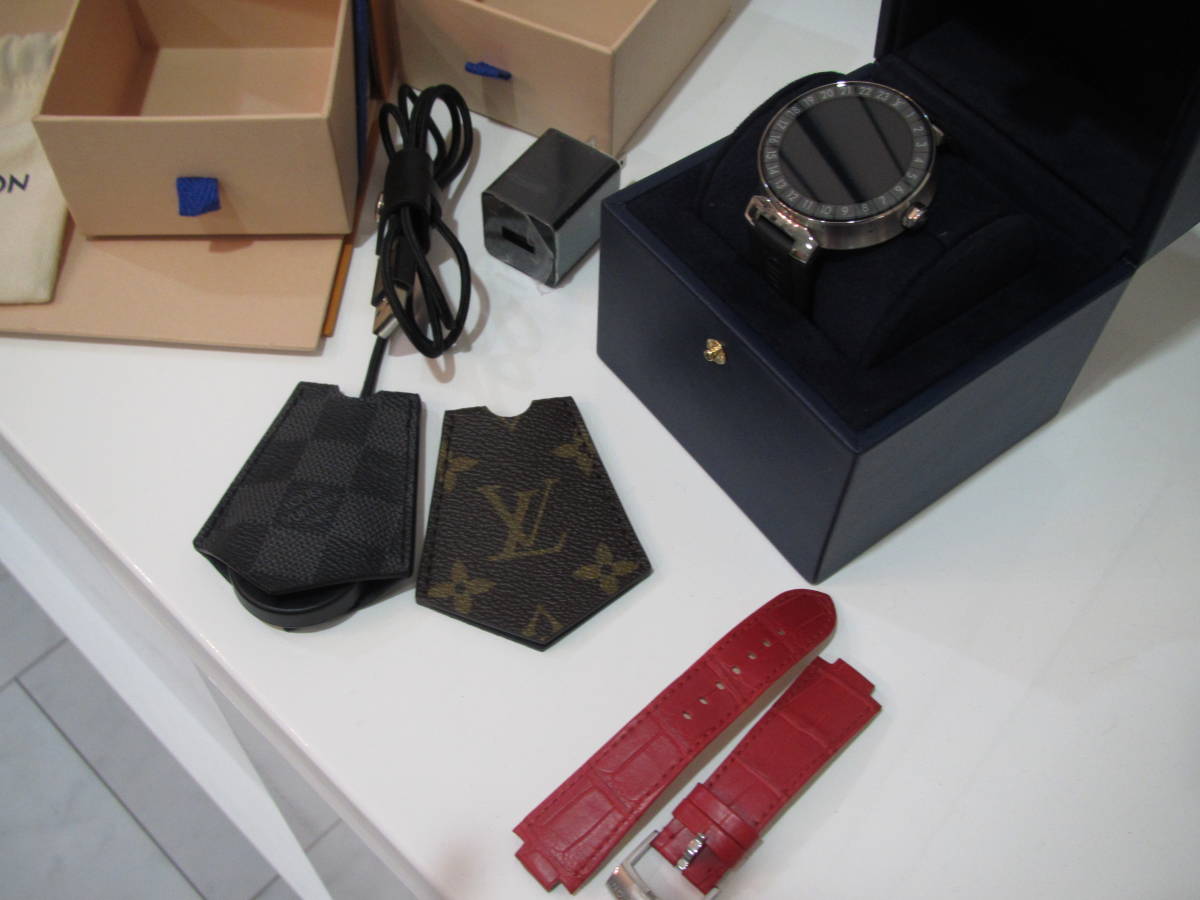LOUIS VUITTON　ルイ・ヴィトン　QA004 TQ1336　タンブールホライゾン　スマートウォッチ　腕時計　中古・新品同様 ベルト付き　メンズ