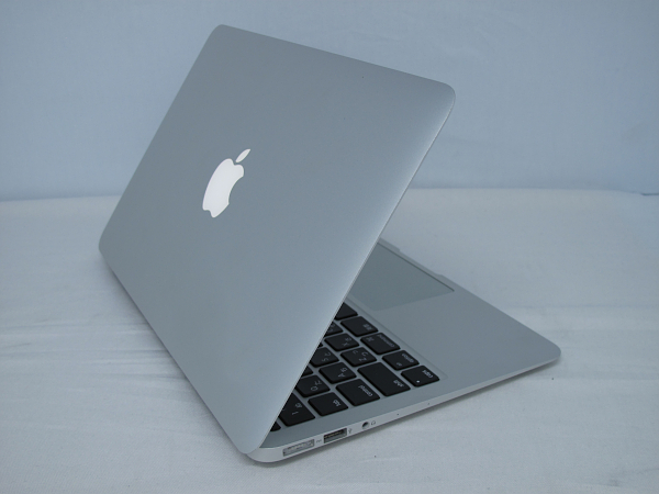 Apple / Mac Book Air / A1465 / 美品 2013， Core i5， SSD 128GB