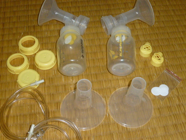 附属品多数！両方同時に搾乳できます メデラ　自動搾乳機