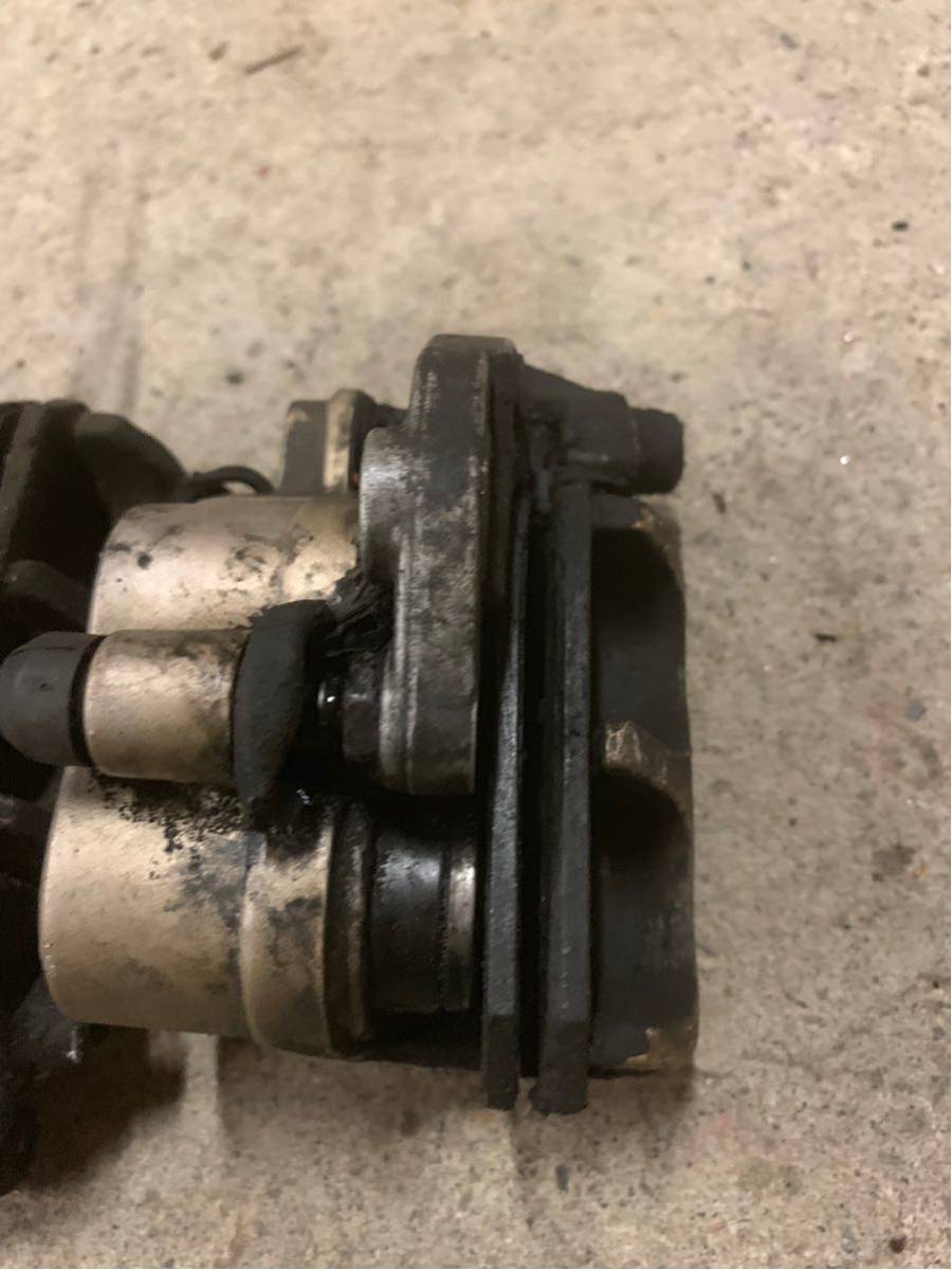 VFR400R NC24HONDA フロントキャリパー _2